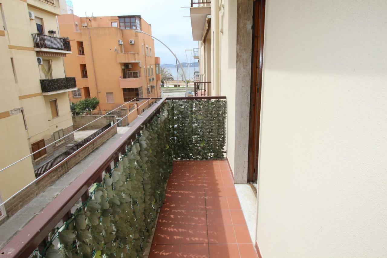 ألغيرو Family Apartment On The Beach المظهر الخارجي الصورة