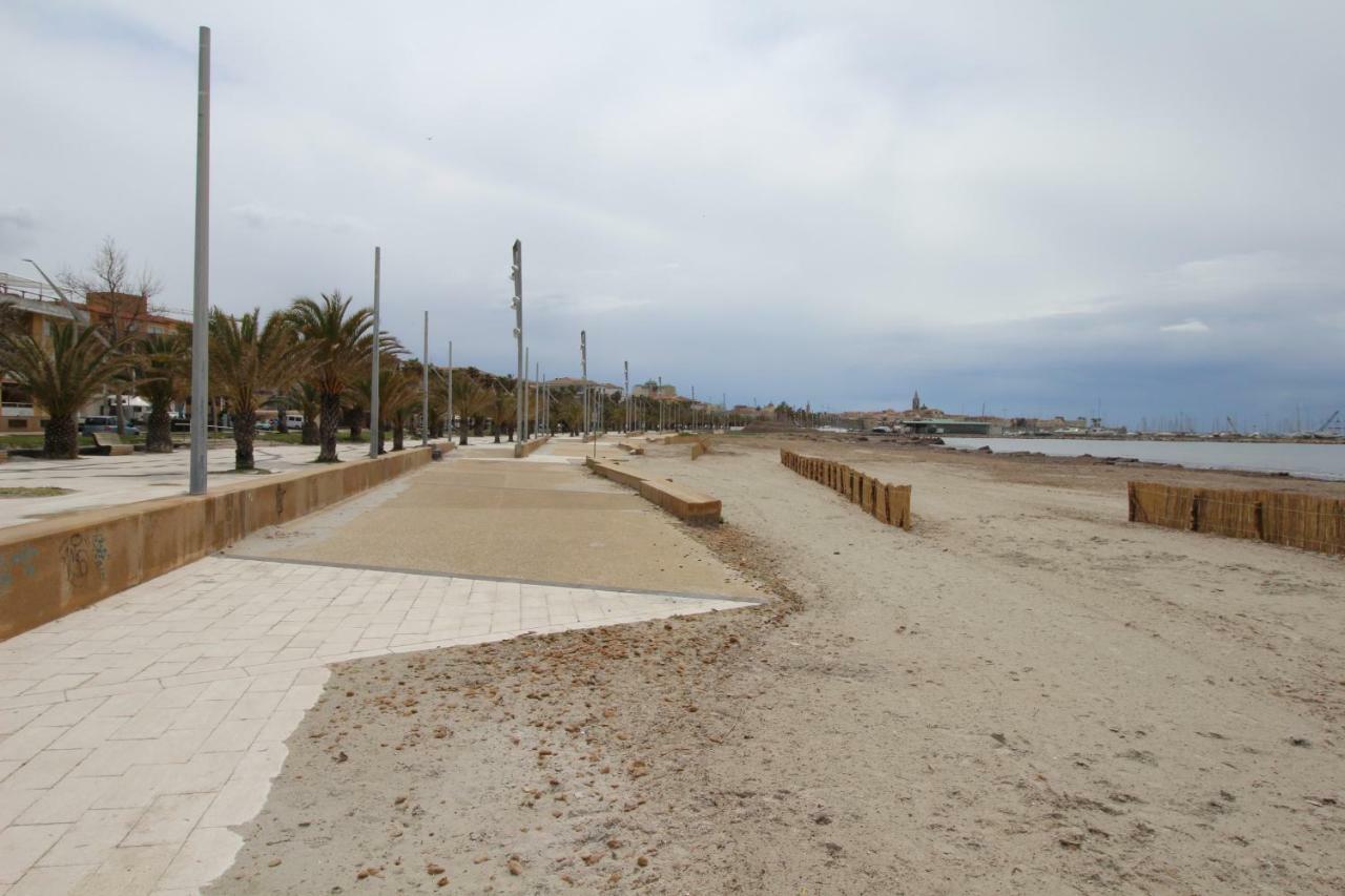 ألغيرو Family Apartment On The Beach المظهر الخارجي الصورة